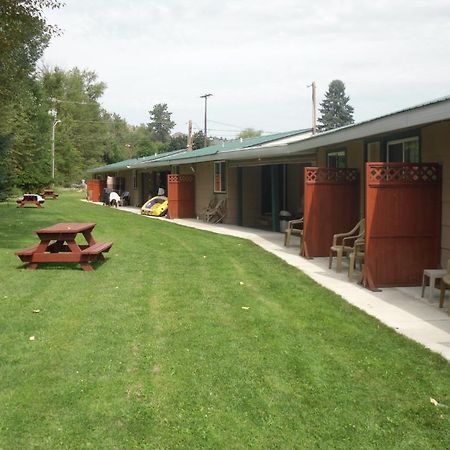 Johnny'S Motel Grand Forks Exteriér fotografie