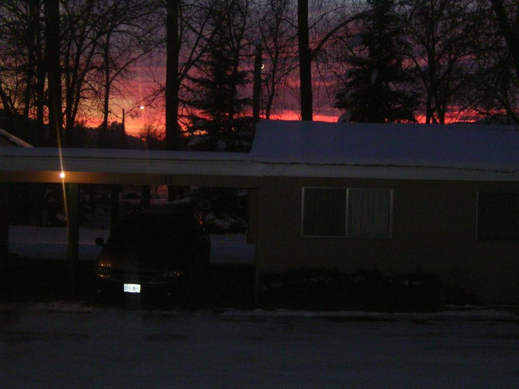 Johnny'S Motel Grand Forks Exteriér fotografie